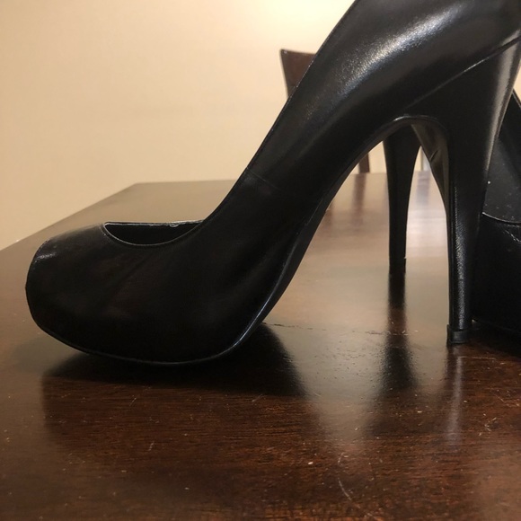 Michael Shannon peep toe high heels - Picture 2 of 5